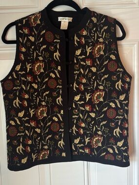 Orvis Black Floral Embroidered Sleeveless Vest